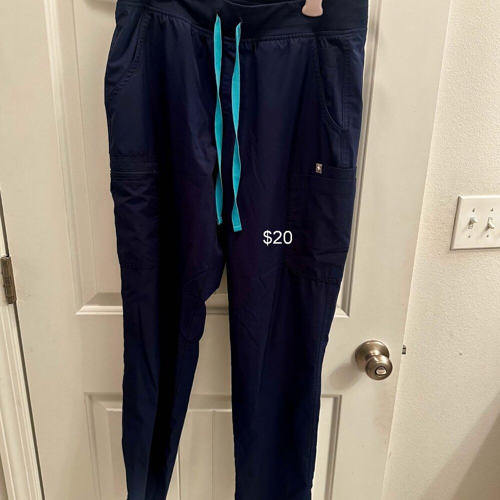 Figs lined straight leg scrub pants navy size M
